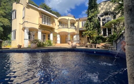 Mansion for sale in Carenage